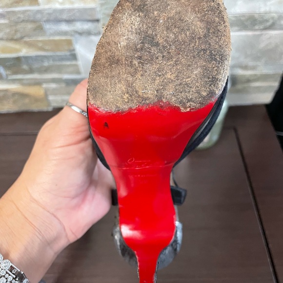 💥💥Authentic Christian Louboutin Cross Minetta Suede & Python Platform Pumps💥 - Picture 8 of 8